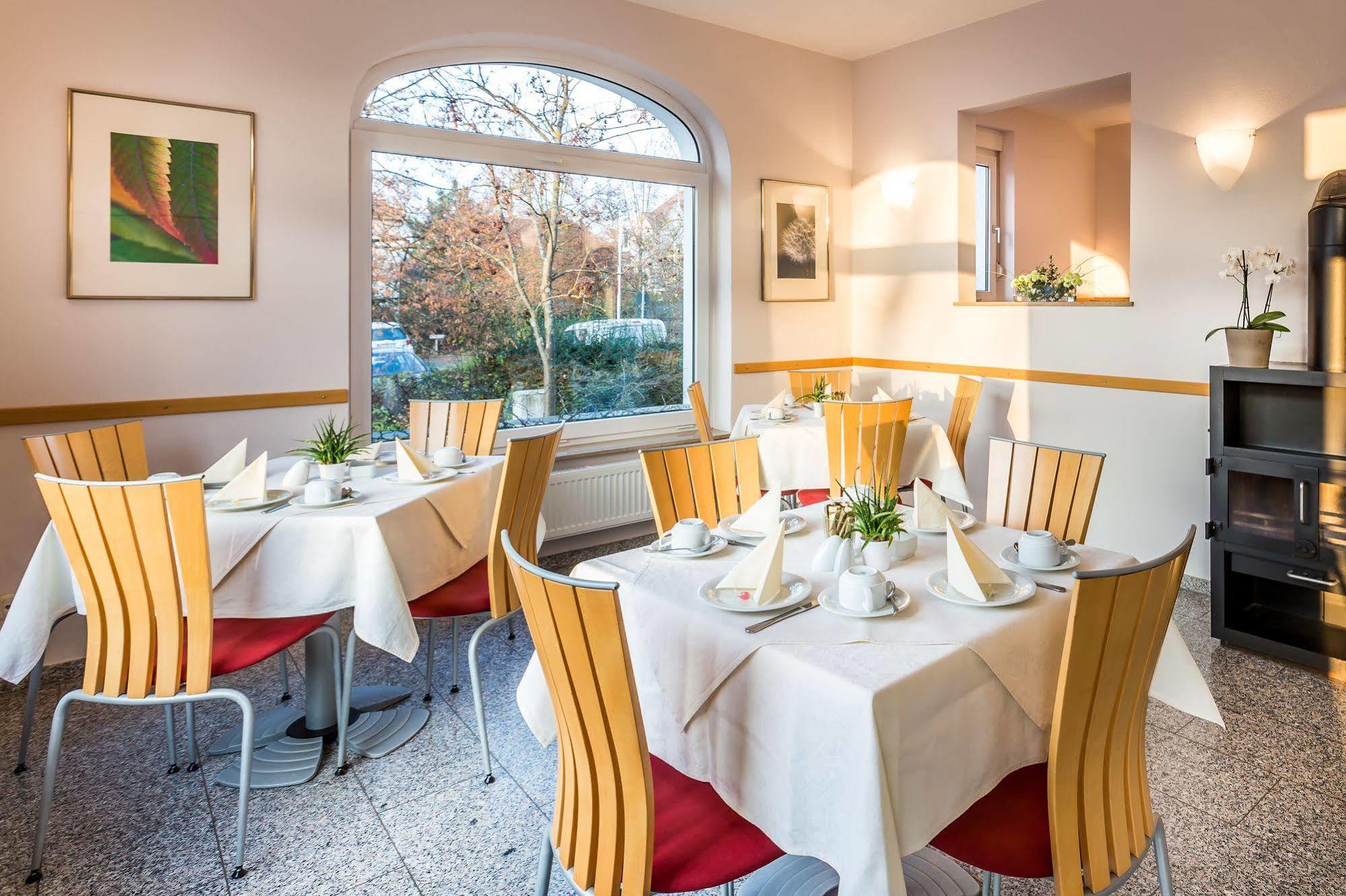 Hotel Am Rokokogarten Файтсхёххайм Экстерьер фото